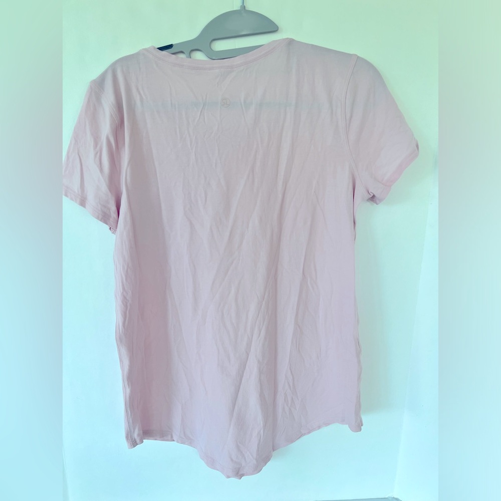 Lululemon scoop neck Tshirt - Picture 2 of 2